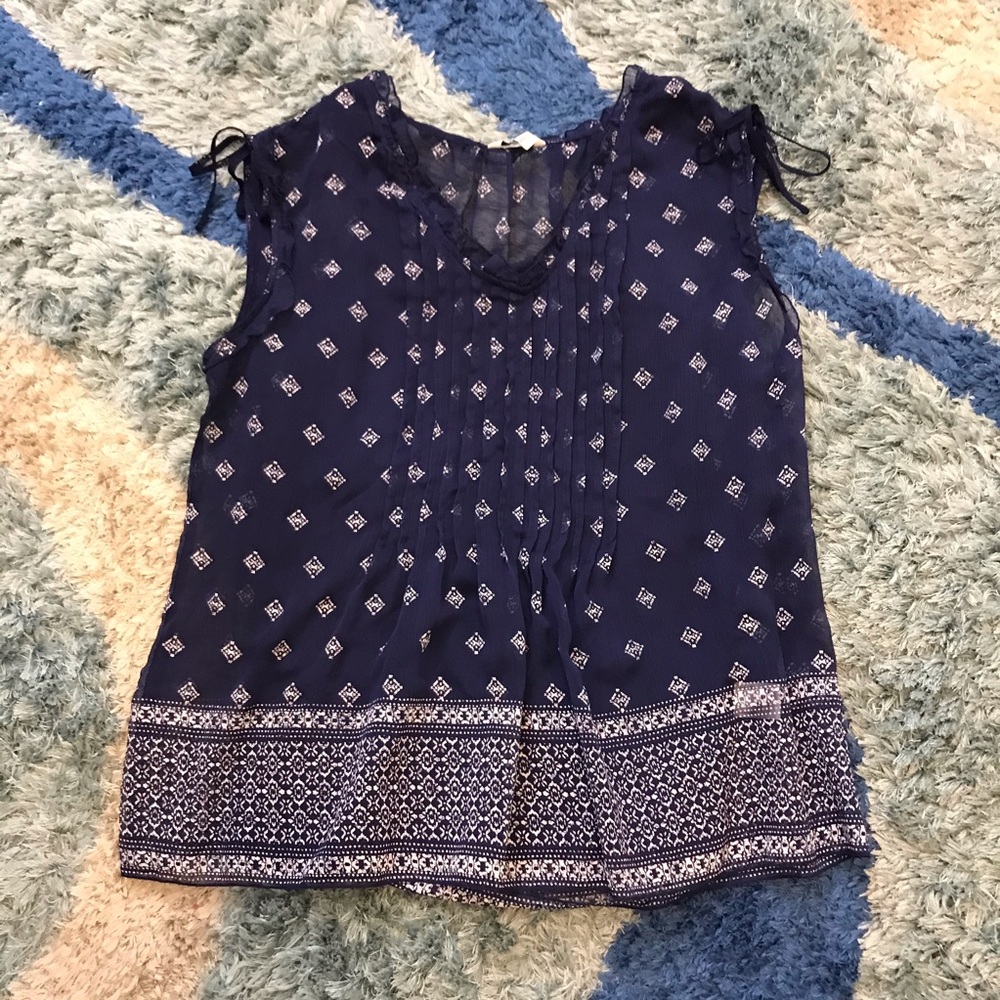 Sonoma blue and white patterned top